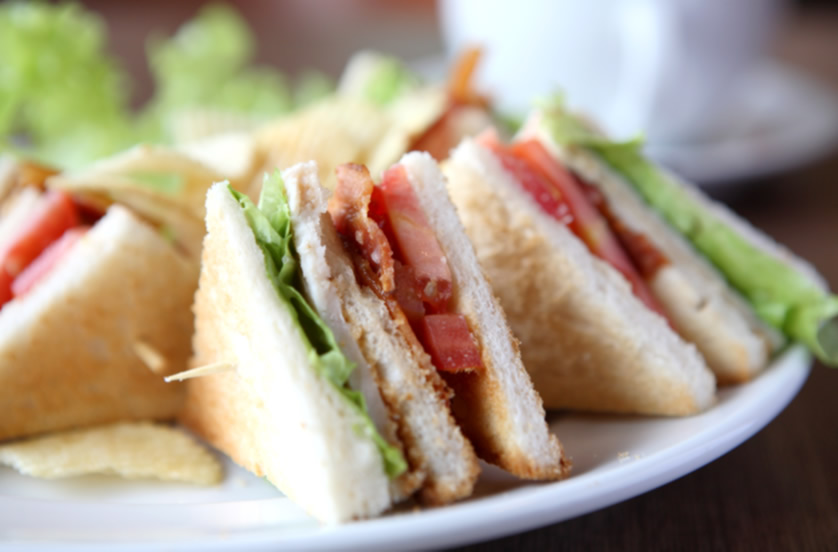 club-sandwich-mutiara-hotel